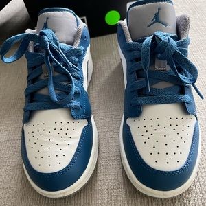 Boys size 4 like new (worn once, mostly indoors) Air Jordan 1 Low
